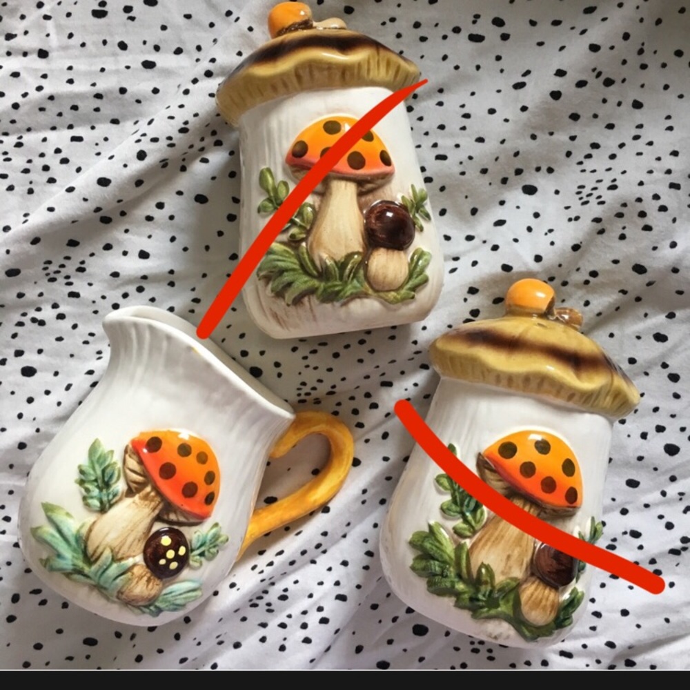 Kitschy mushroom creamer